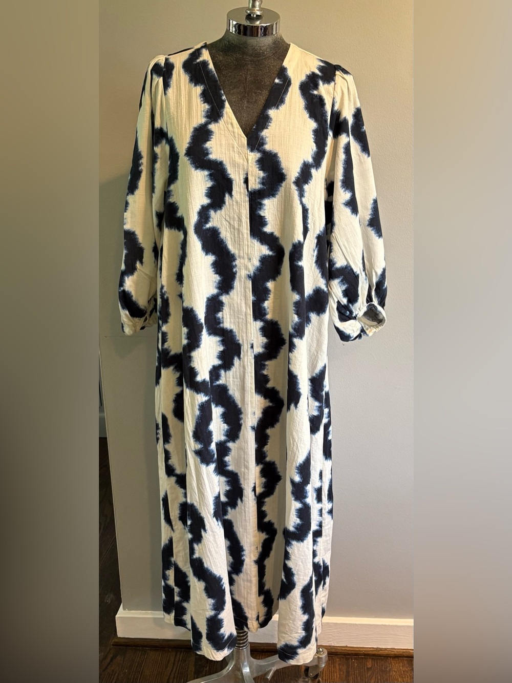 H&M Perfect tie-dye I Kat design 100% Cotton Size Medium